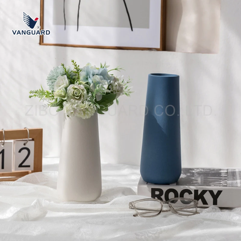 Simple ceramic Nordic vase Simple ceramic Nordic vase